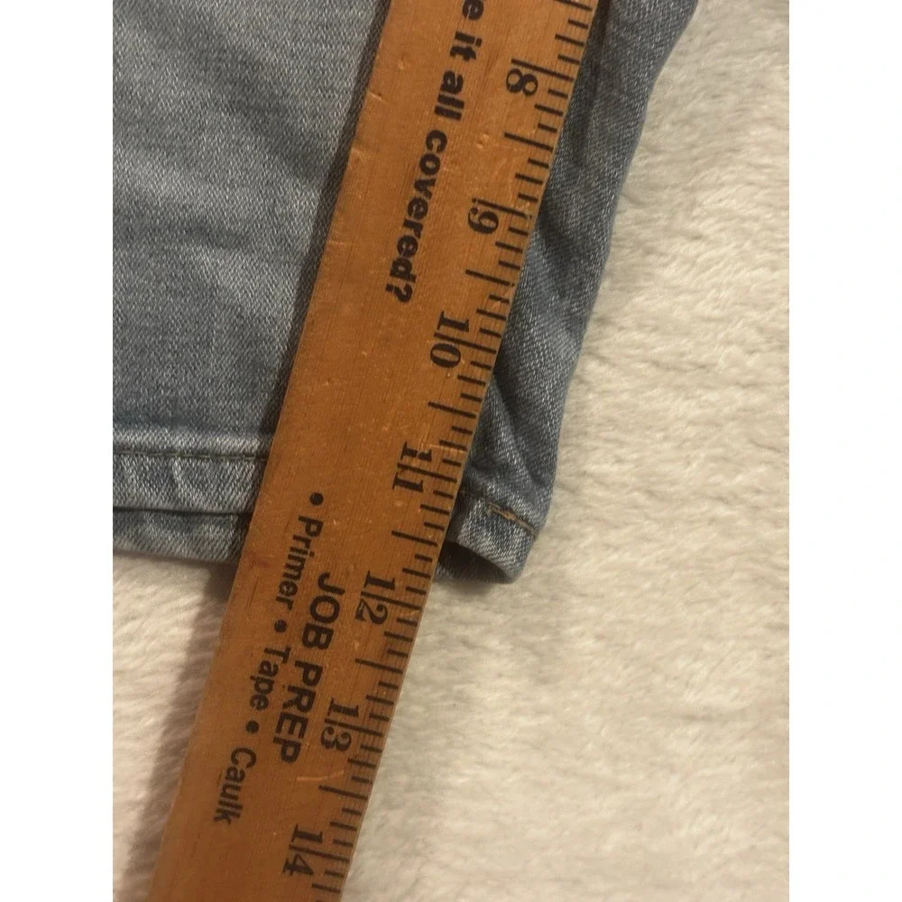Levi's Women's W32 Medium Wash Blue Cotton Blend‎ Denim Classic Bermuda Shorts